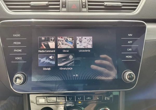 Skoda Superb cena 97899 przebieg: 121247, rok produkcji 2019 z Prudnik małe 562